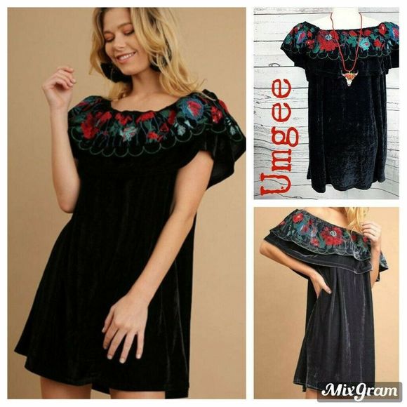 UMGEE Dresses & Skirts - Umgee Off Shoulder Velvet Dress C0343 Sz Med NWT